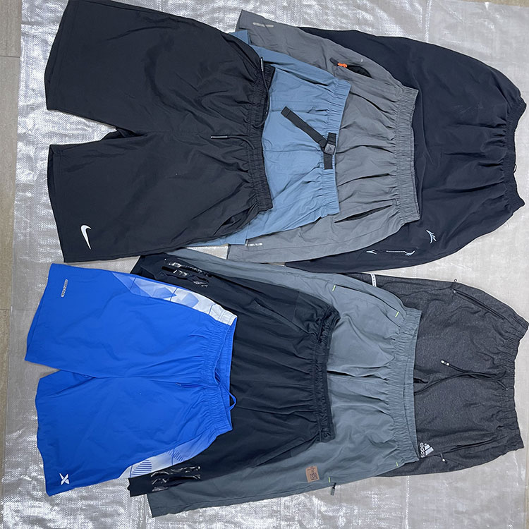 Úsáidte Spórt Aosach Pants Gearr